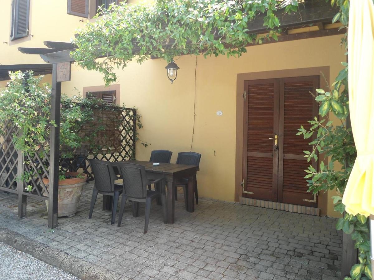 Agriturismo Le Pescine Vada Exterior photo